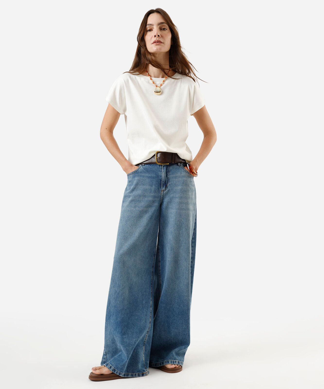 camiseta feminina de algodão peruano decote canoa manga curta off white