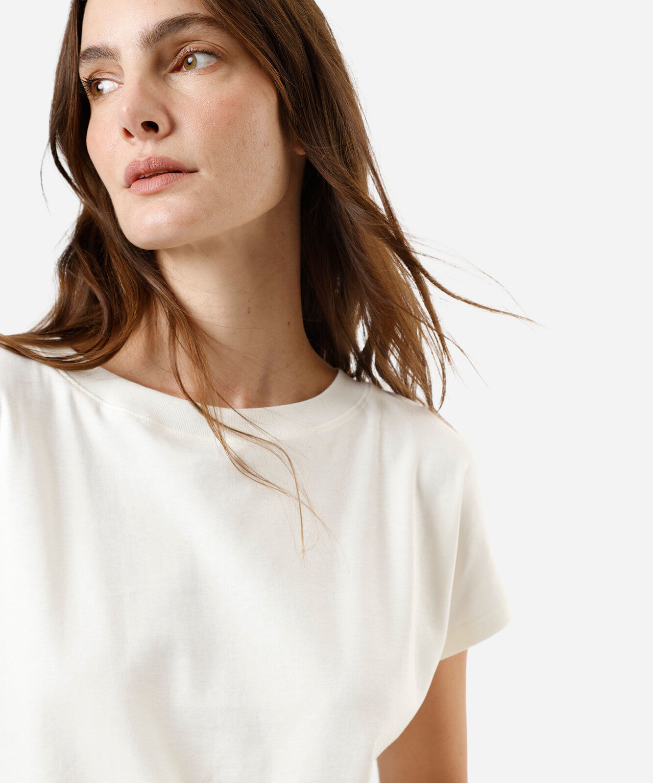 camiseta feminina de algodão peruano decote canoa manga curta off white