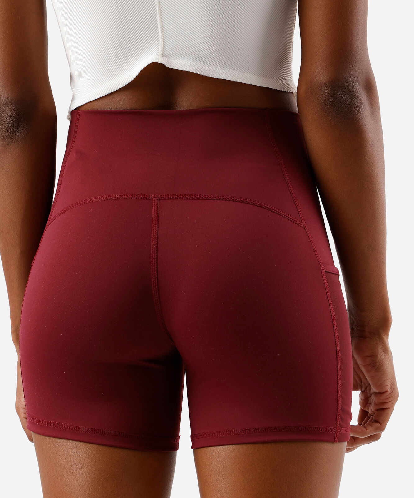 bermuda feminina esportiva com bolsos vinho