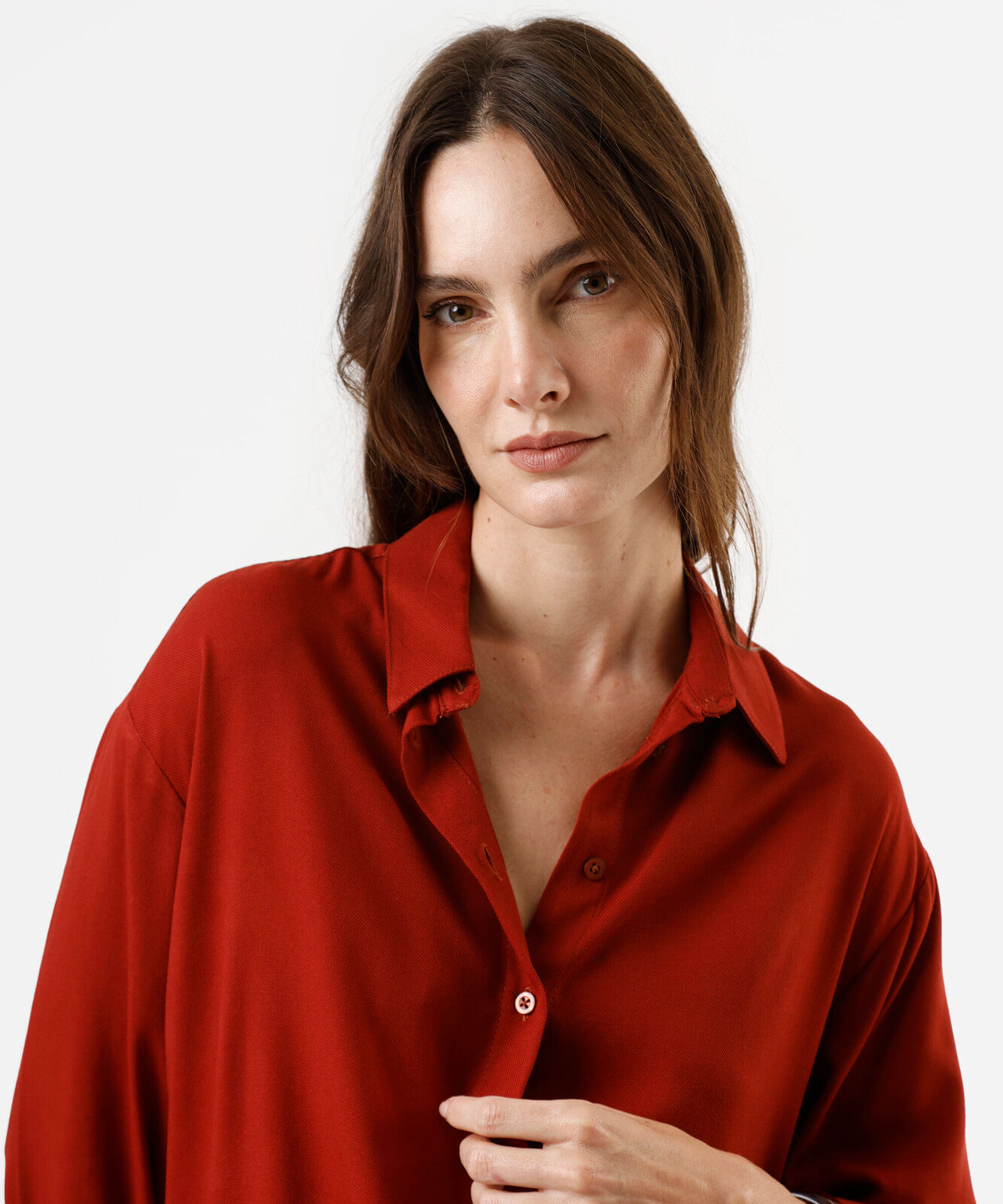 camisa oversized feminina de viscose manga longa vinho