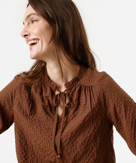 bata feminina manga longa xadrez com babado marrom