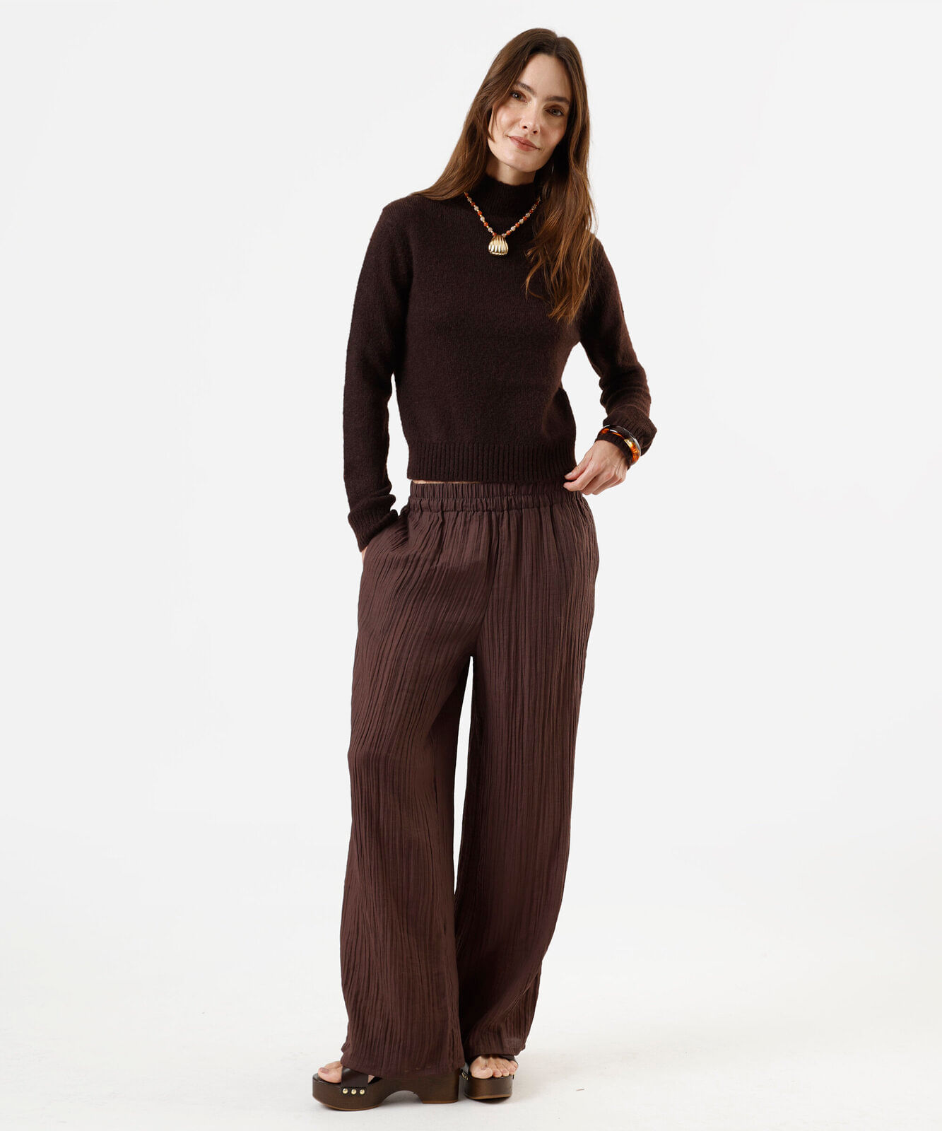 suéter feminino de tricot gola alta marrom