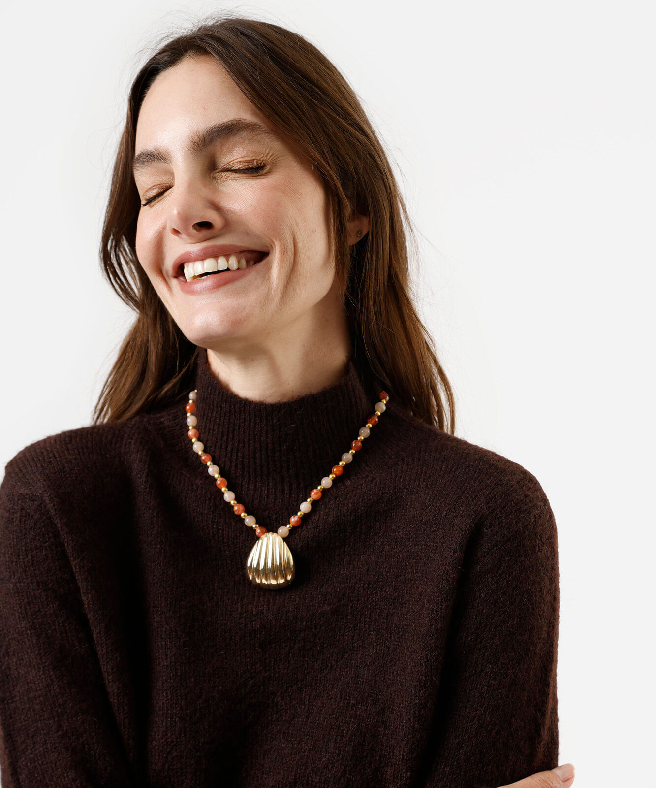 suéter feminino de tricot gola alta marrom