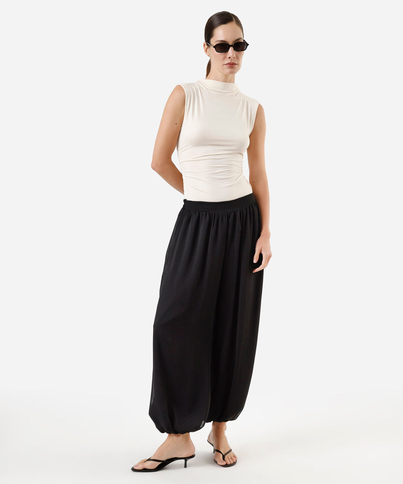 blusa feminina gola alta franzida off white