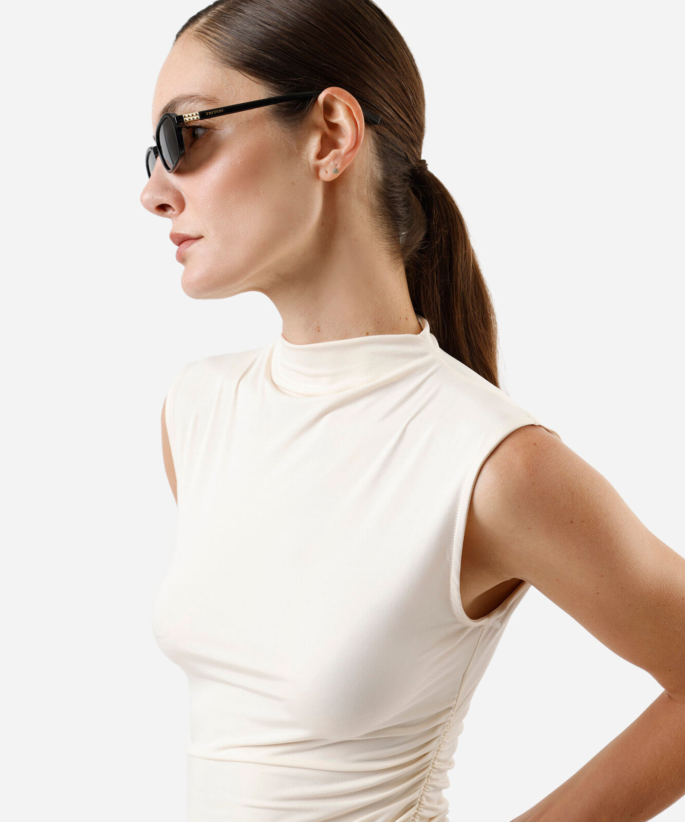 blusa feminina gola alta franzida off white