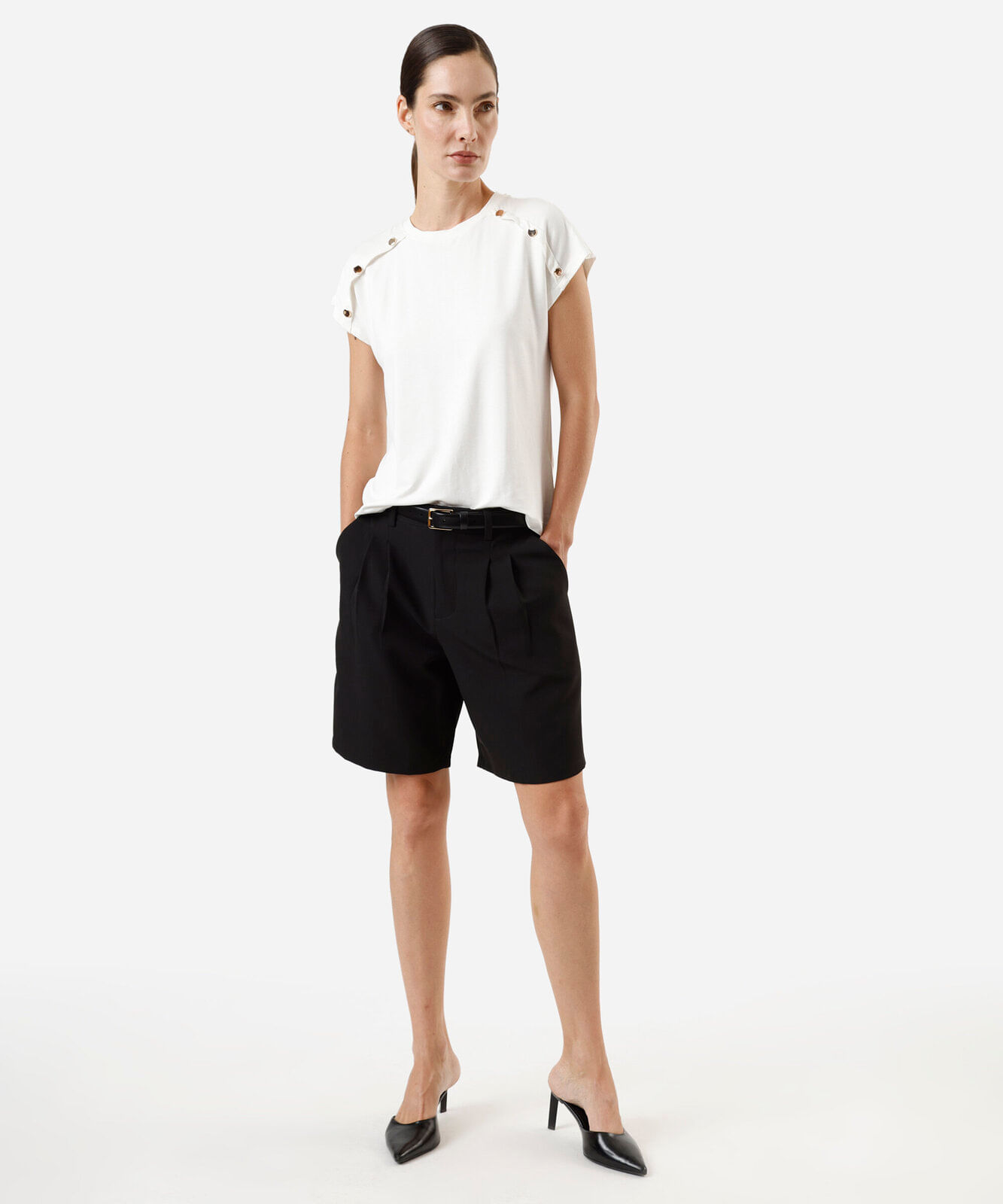 blusa feminina de viscose com recortes e botões off white
