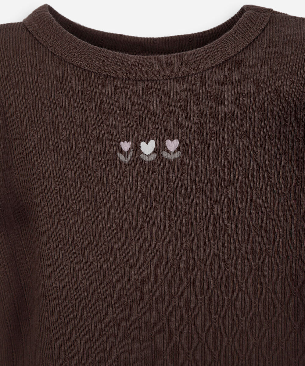 blusa infantil manga longa canelada com babado marrom