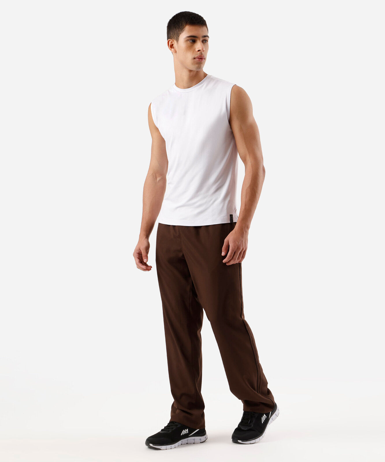 calça masculina com nervuras marrom