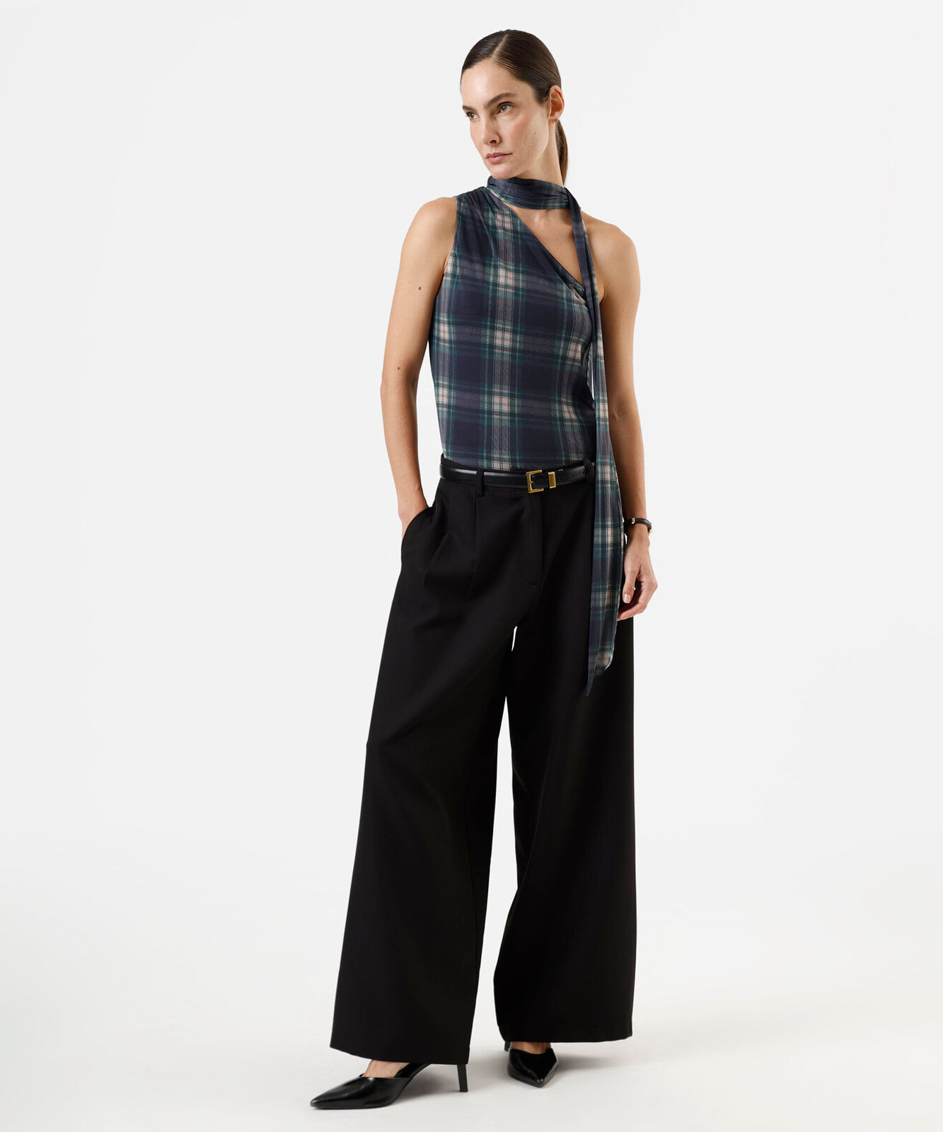 blusa ombro único feminina de tule com amarração xadrez azul