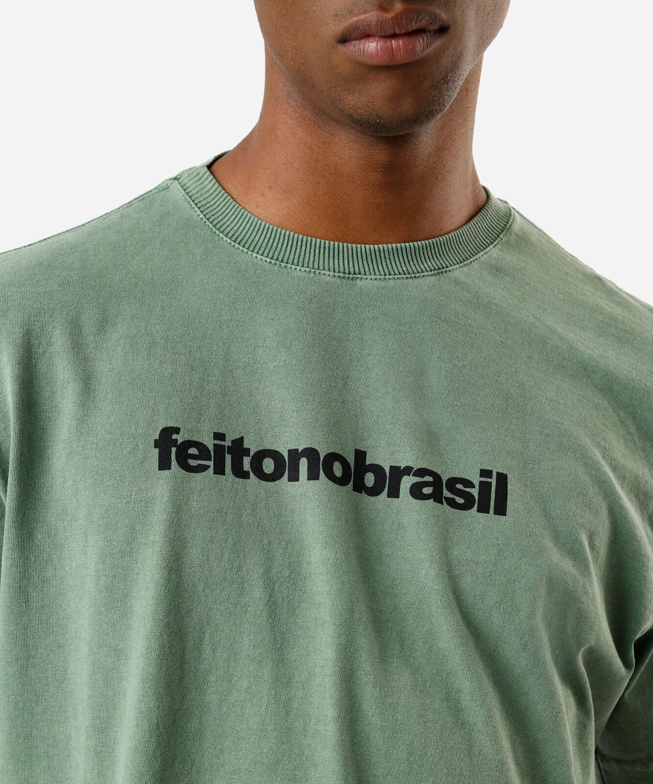 camiseta masculina de algodão estampada estonada verde