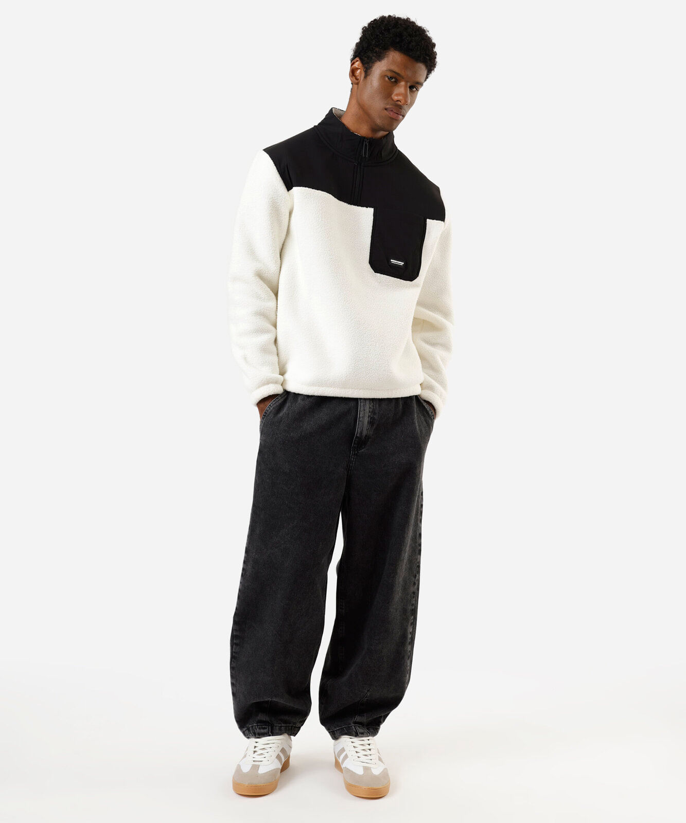 blusão masculino de fleece gola alta com recorte off white