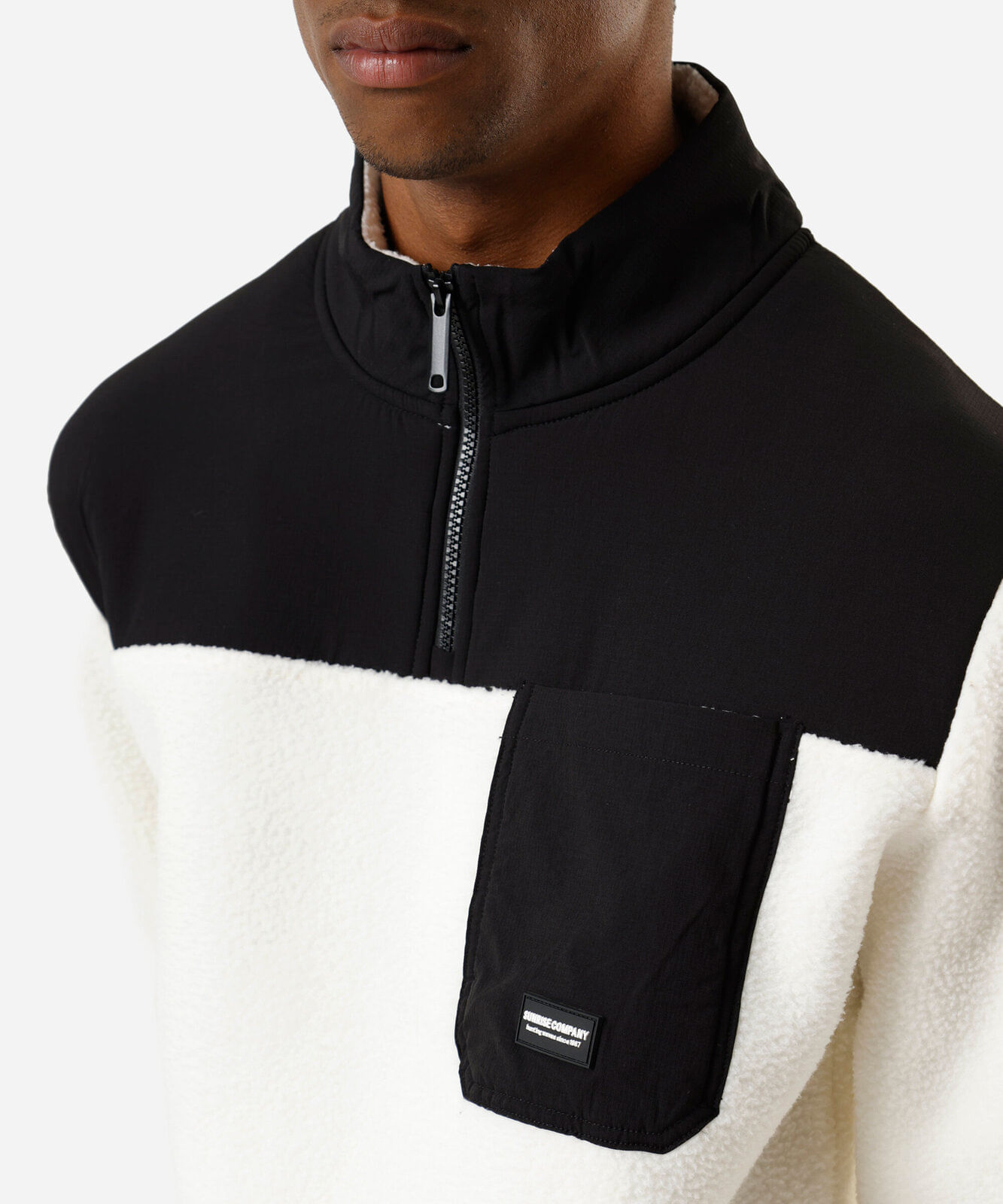 blusão masculino de fleece gola alta com recorte off white