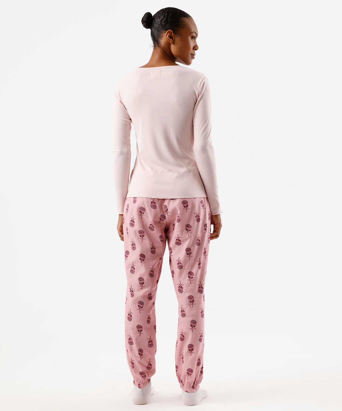 pijama longo feminino com algodão floral rosa