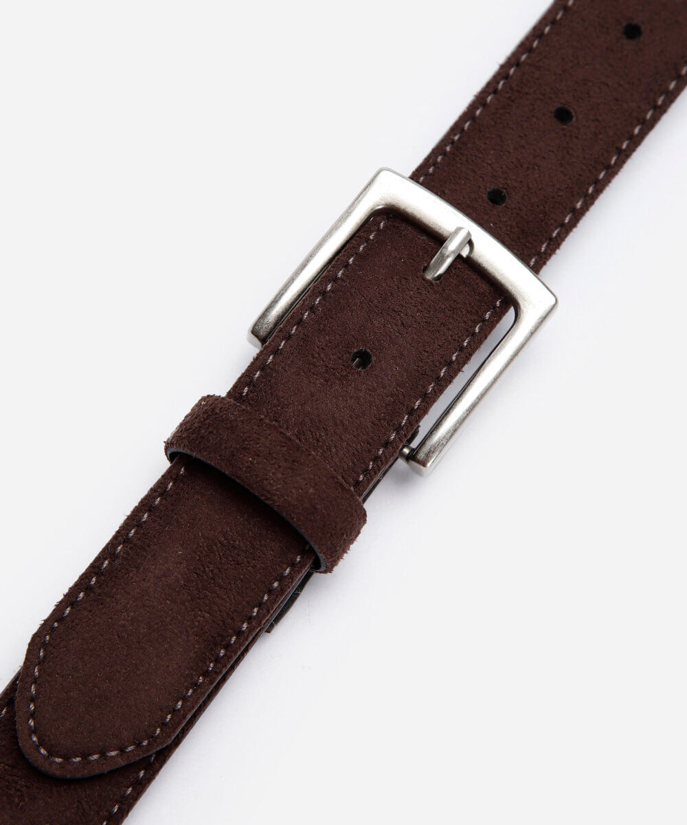 cinto de suede com fivela quadrada marrom