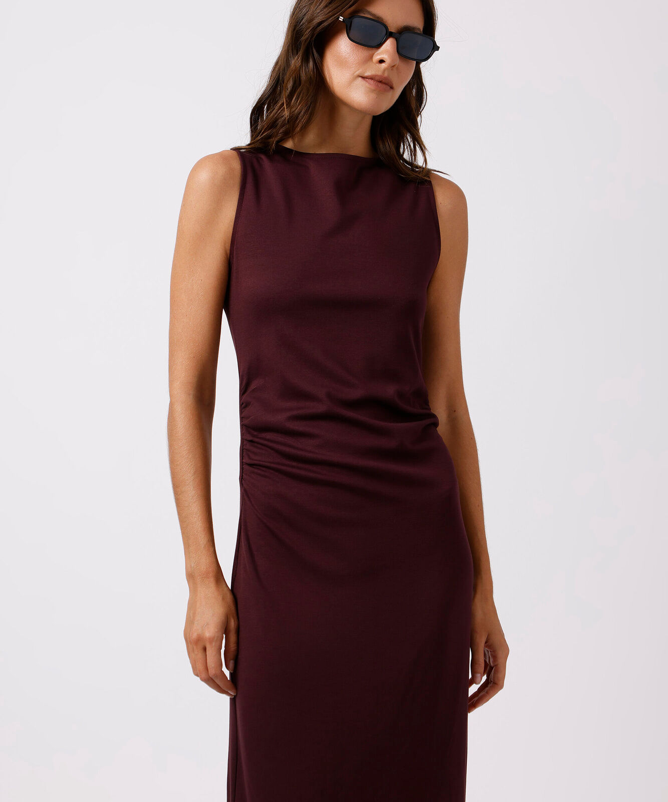 vestido midi feminino com viscose franzido mindset vinho