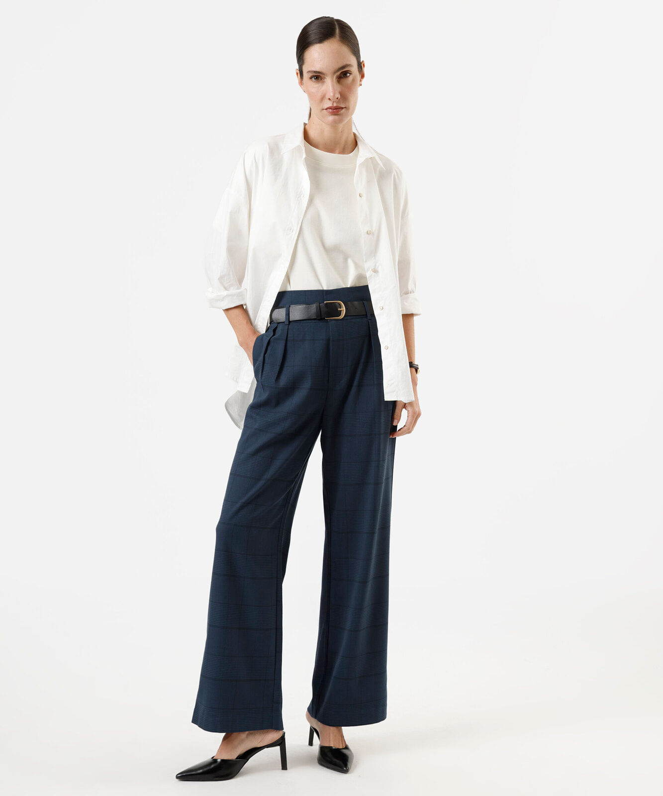 calça reta de alfaiataria feminina com cinto xadrez azul