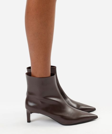 bota cano baixo bico fino marrom