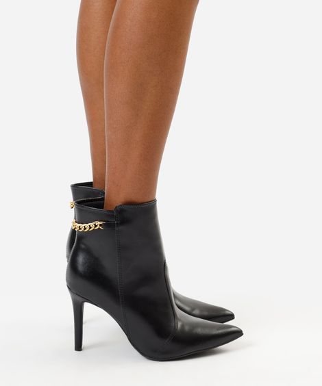 bota cano curto bico fino salto alto com corrente preto