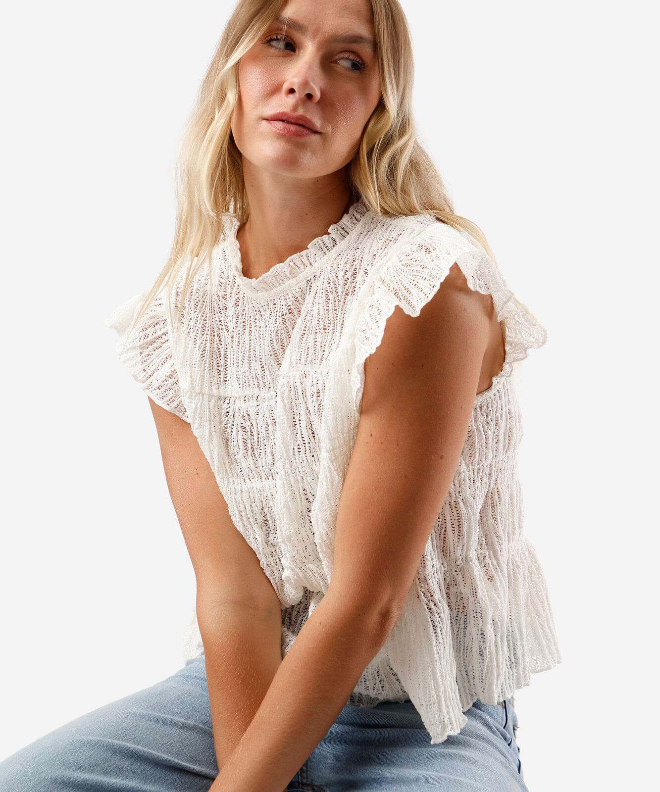 regata feminina com babados texturizada off white