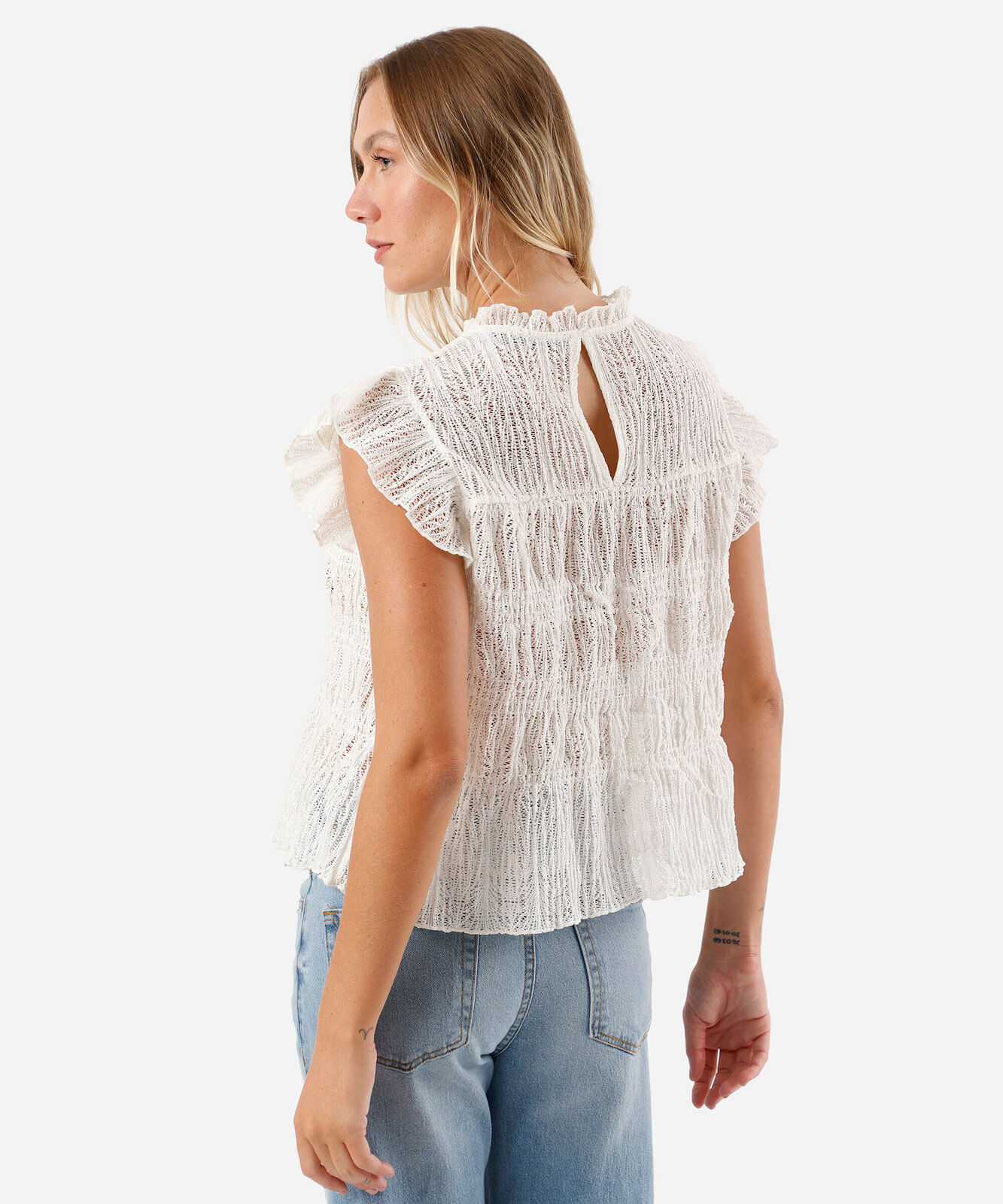 regata feminina com babados texturizada off white
