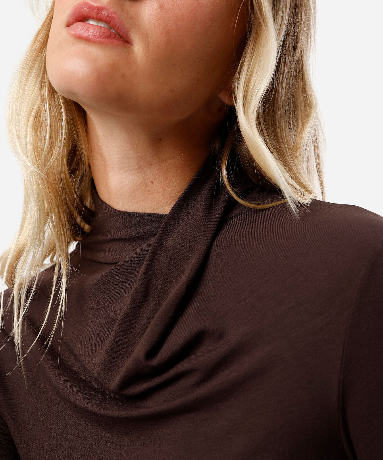 blusa feminina de viscose manga longa gola alta marrom