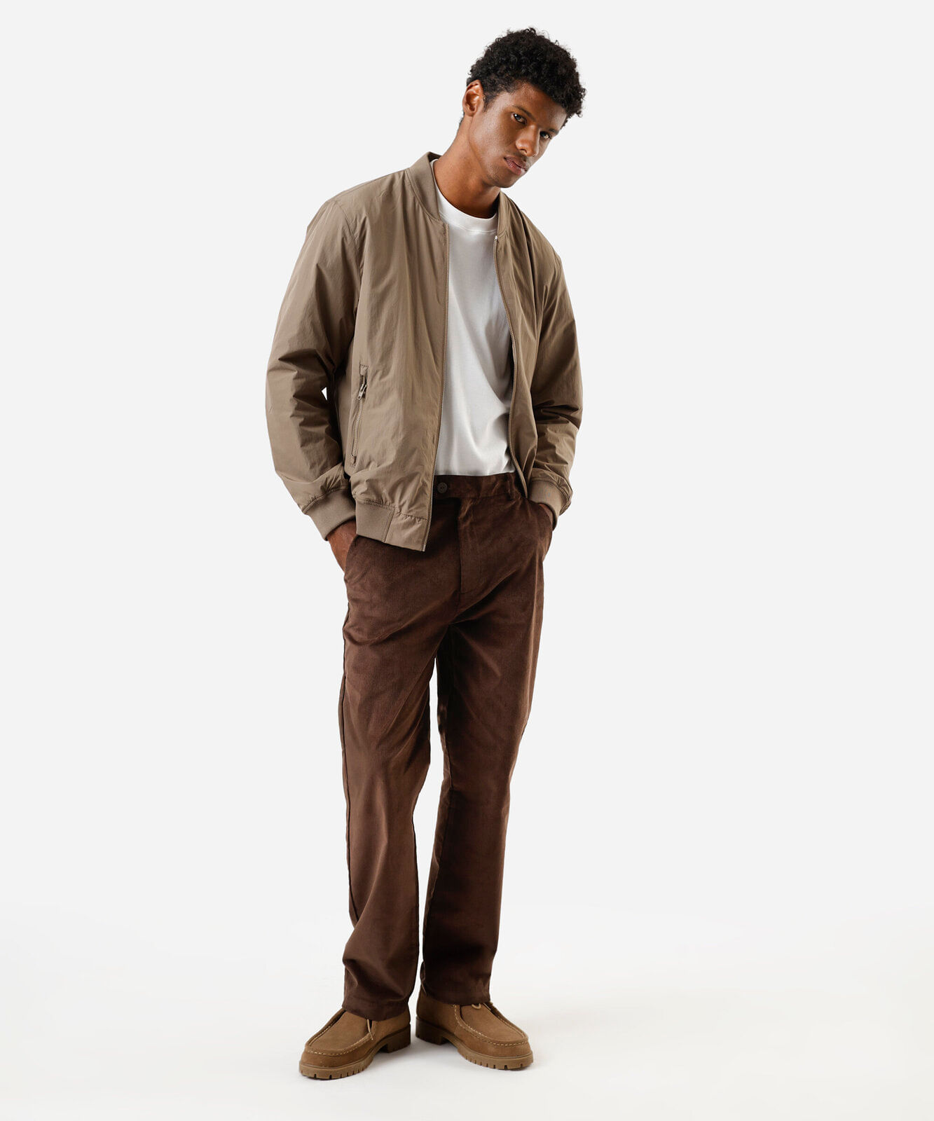 jaqueta bomber masculina com bolsos bege