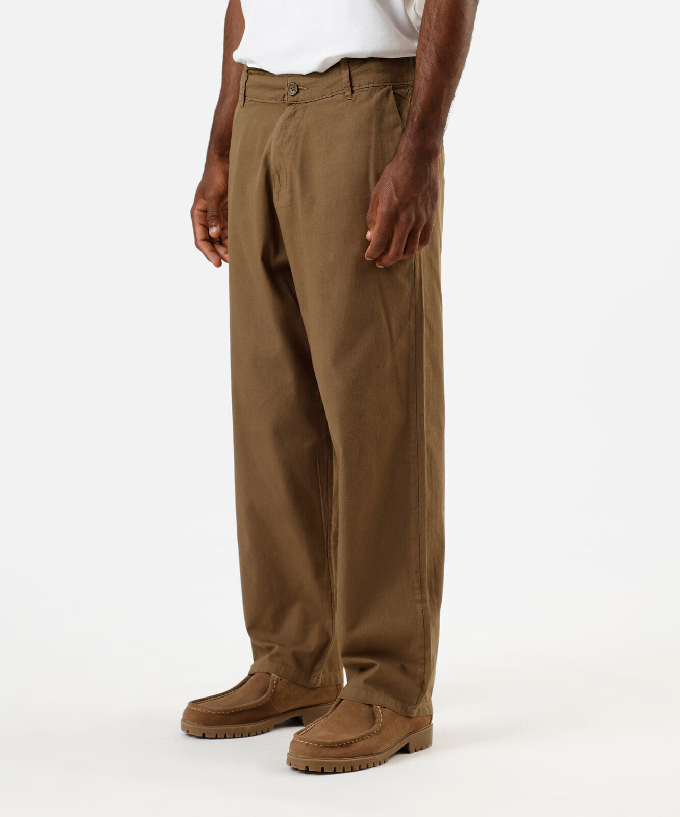calça chino reta masculina de sarja marrom