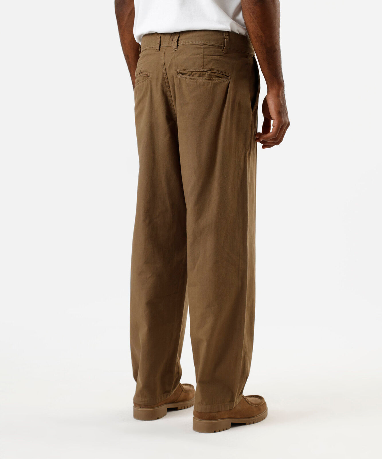 calça chino reta masculina de sarja marrom