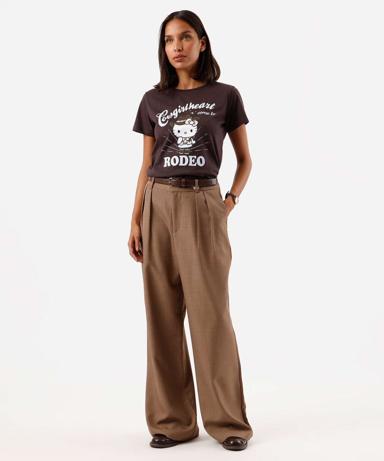 camiseta feminina de algodão manga curta hello kitty marrom