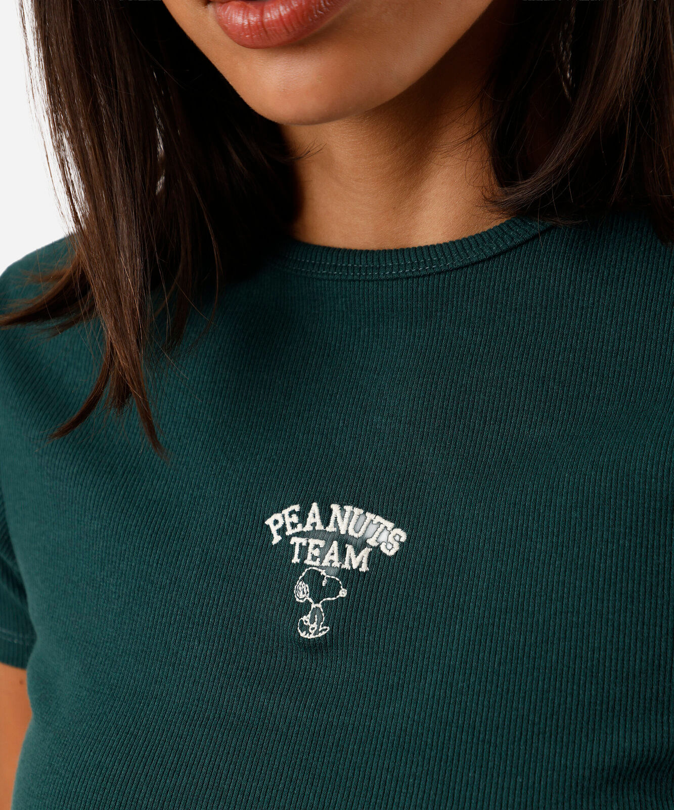 blusa baby look feminina de algodão manga curta canelada snoopy verde