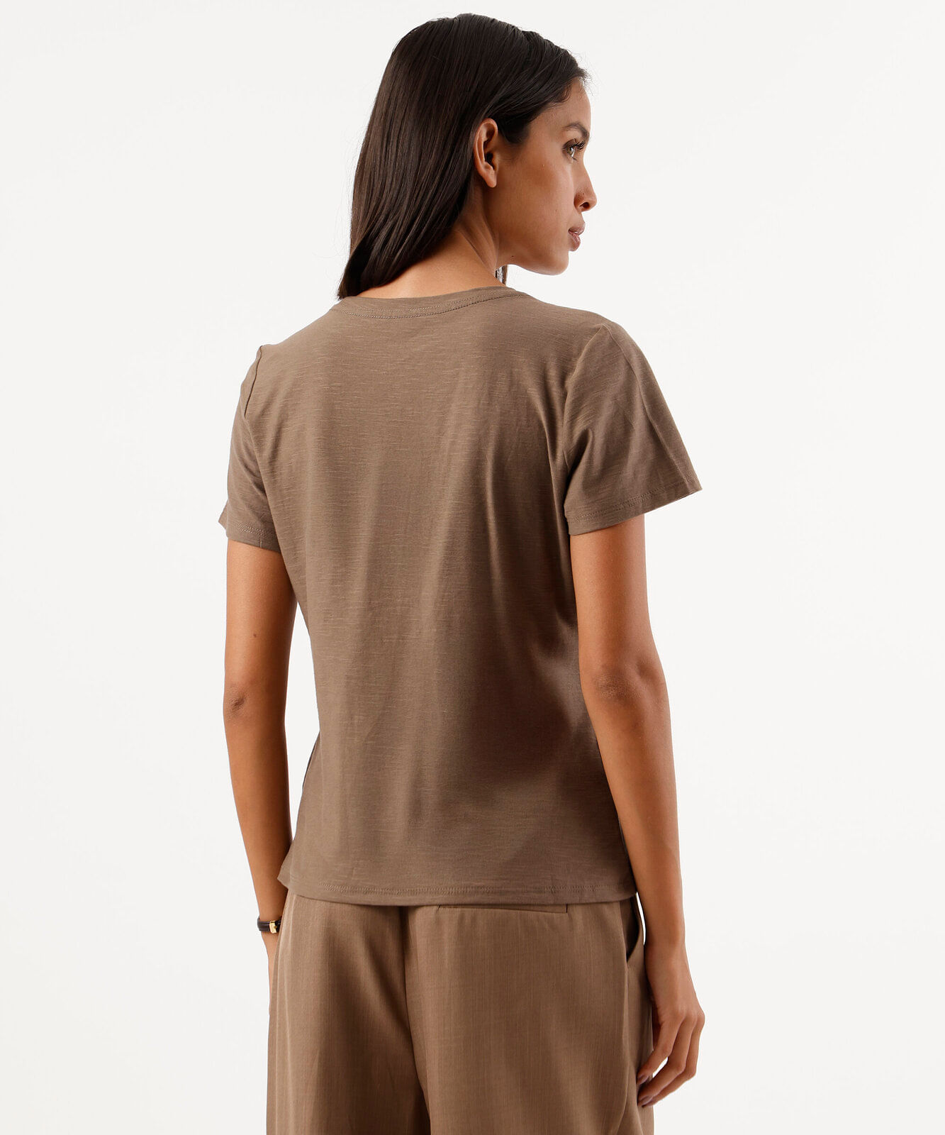 blusa básica feminina de algodão peruano manga curta decote v marrom
