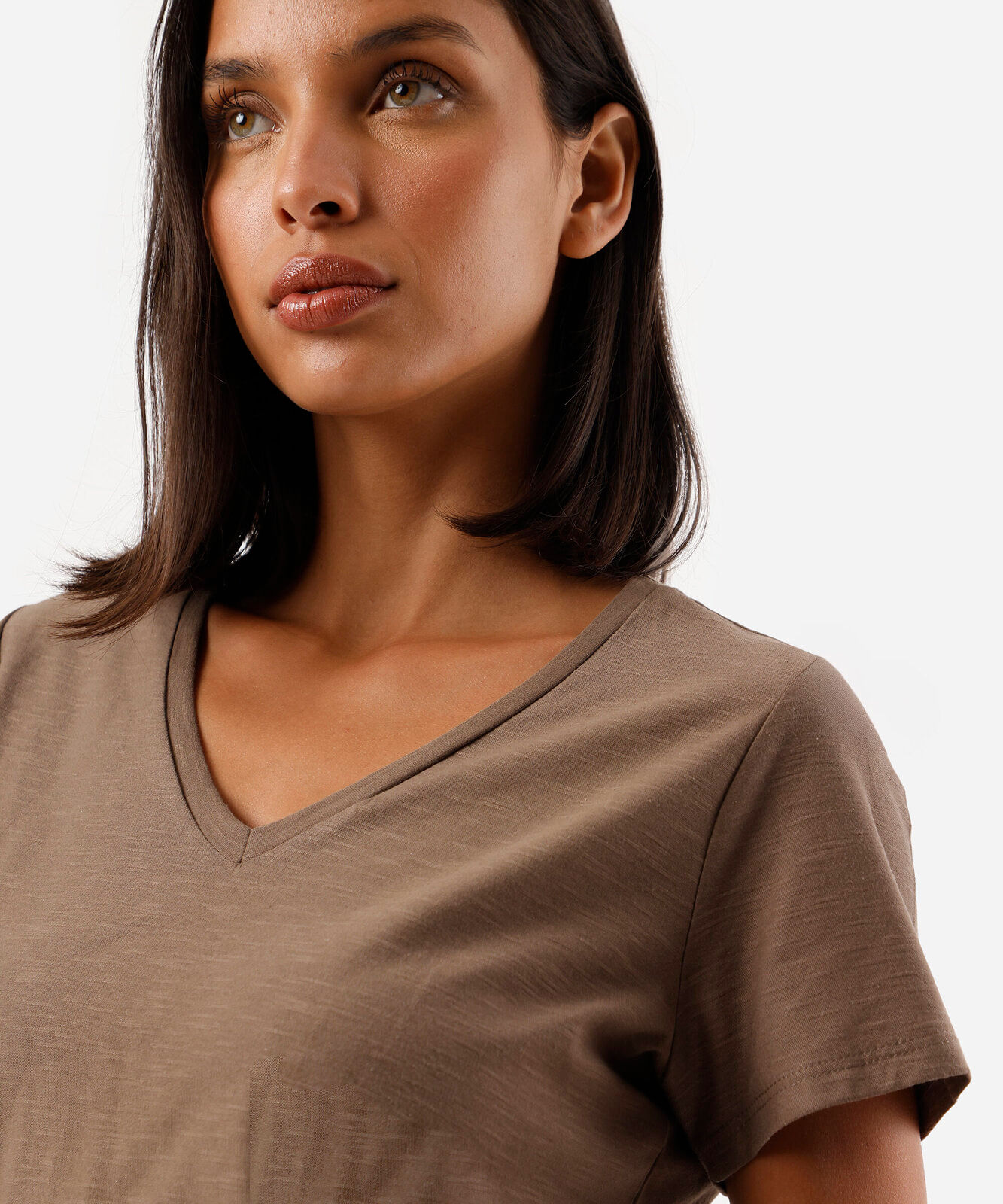 blusa básica feminina de algodão peruano manga curta decote v marrom