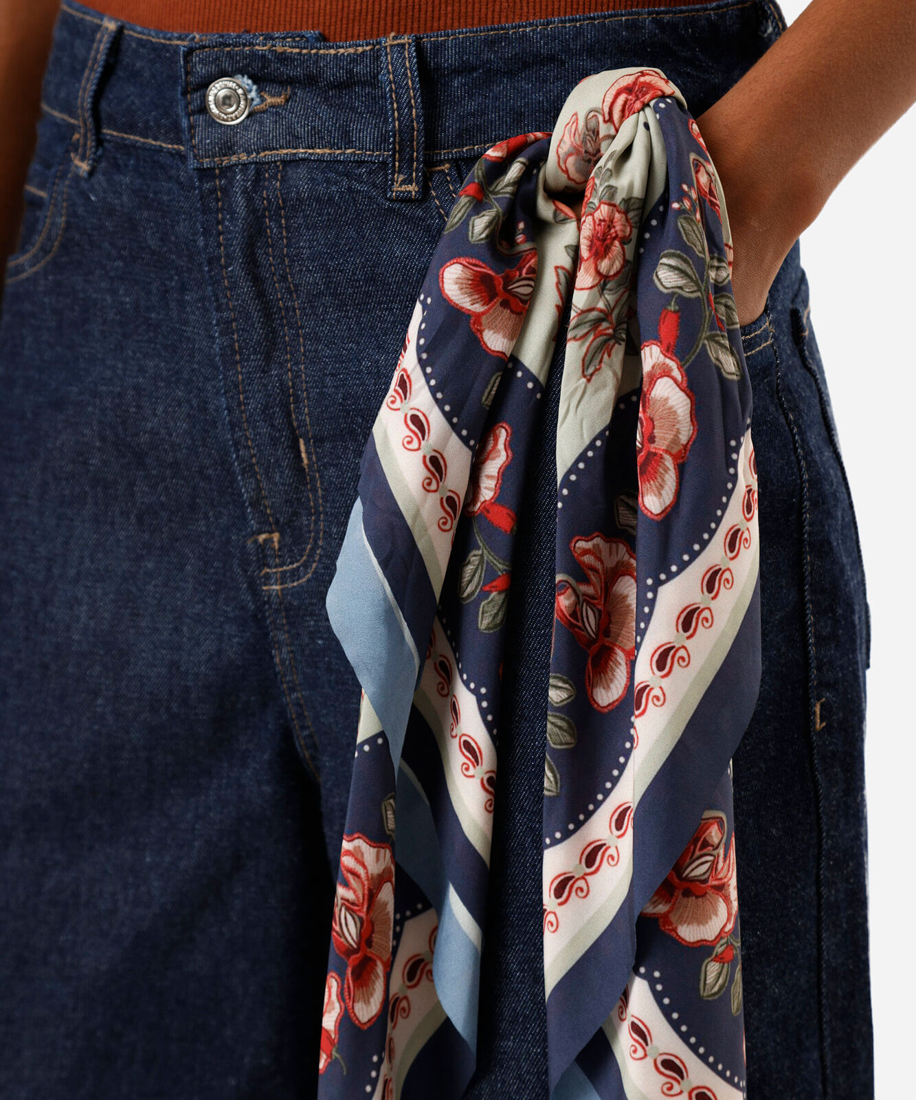 bermuda feminina jeans com lenço azul