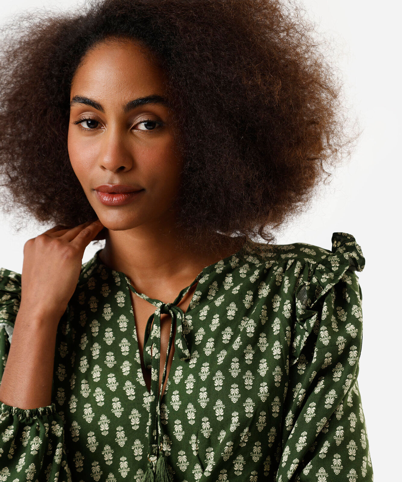 bata feminina de viscose com babados estampada verde