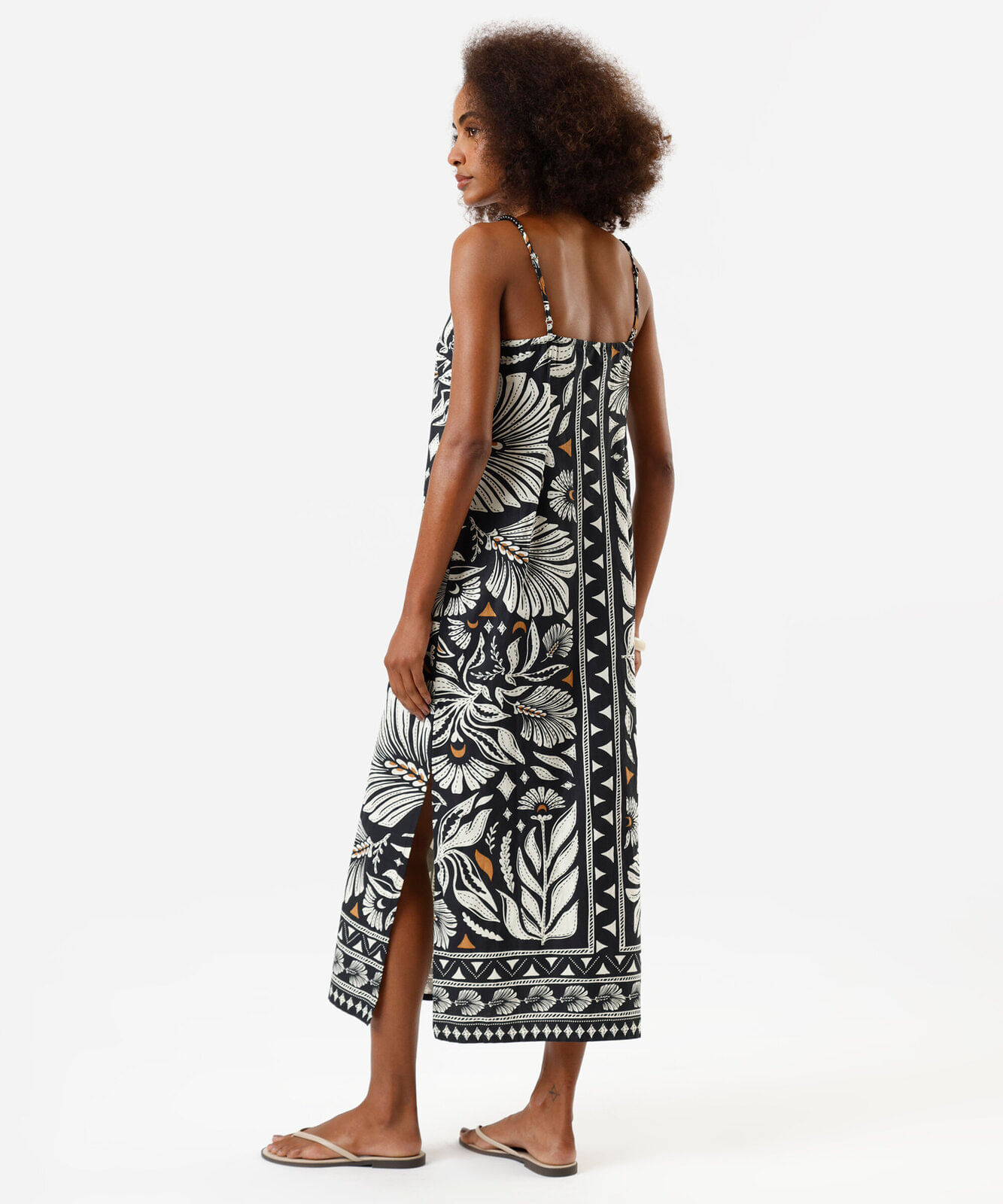 vestido midi feminino com viscose e fendas folhagens preto
