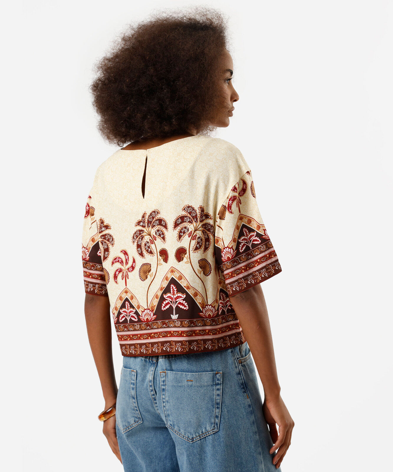 blusa feminina de viscose manga curta folhagens bege