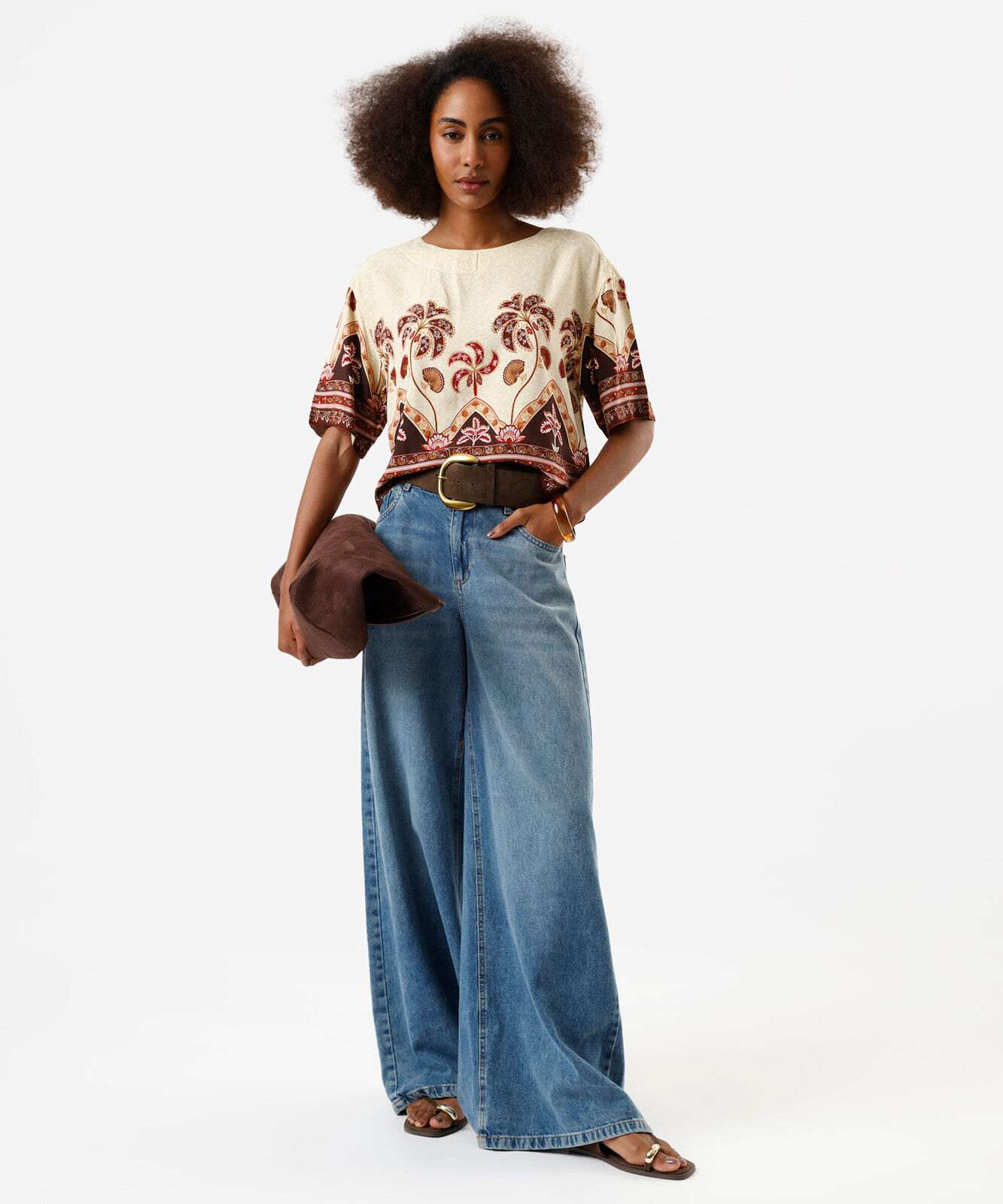 blusa feminina de viscose manga curta folhagens bege
