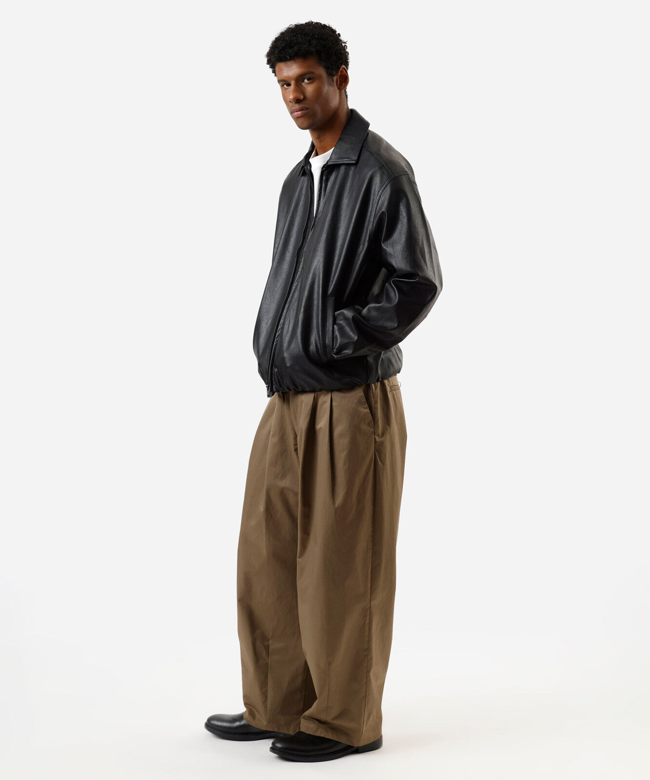 jaqueta bomber masculina de pu com bolsos preta