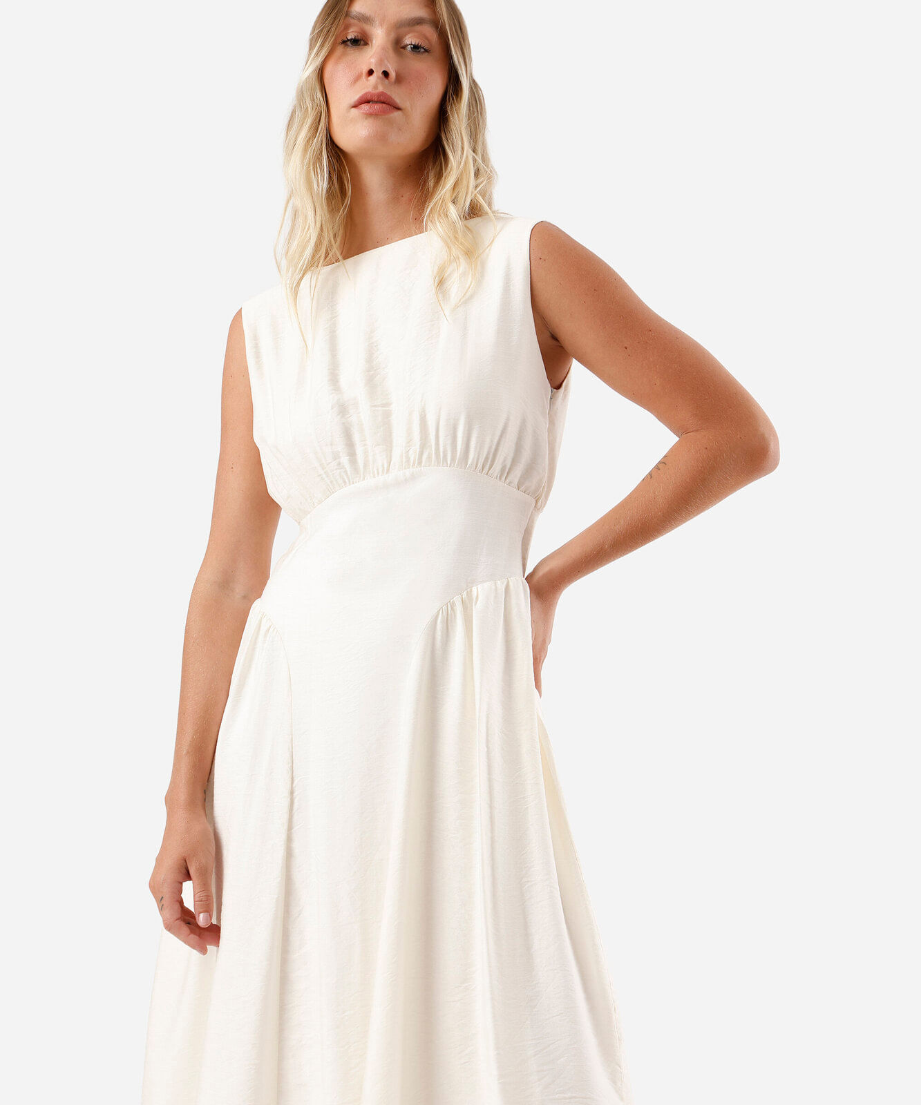 vestido midi feminino com viscose decote canoa franzido off white