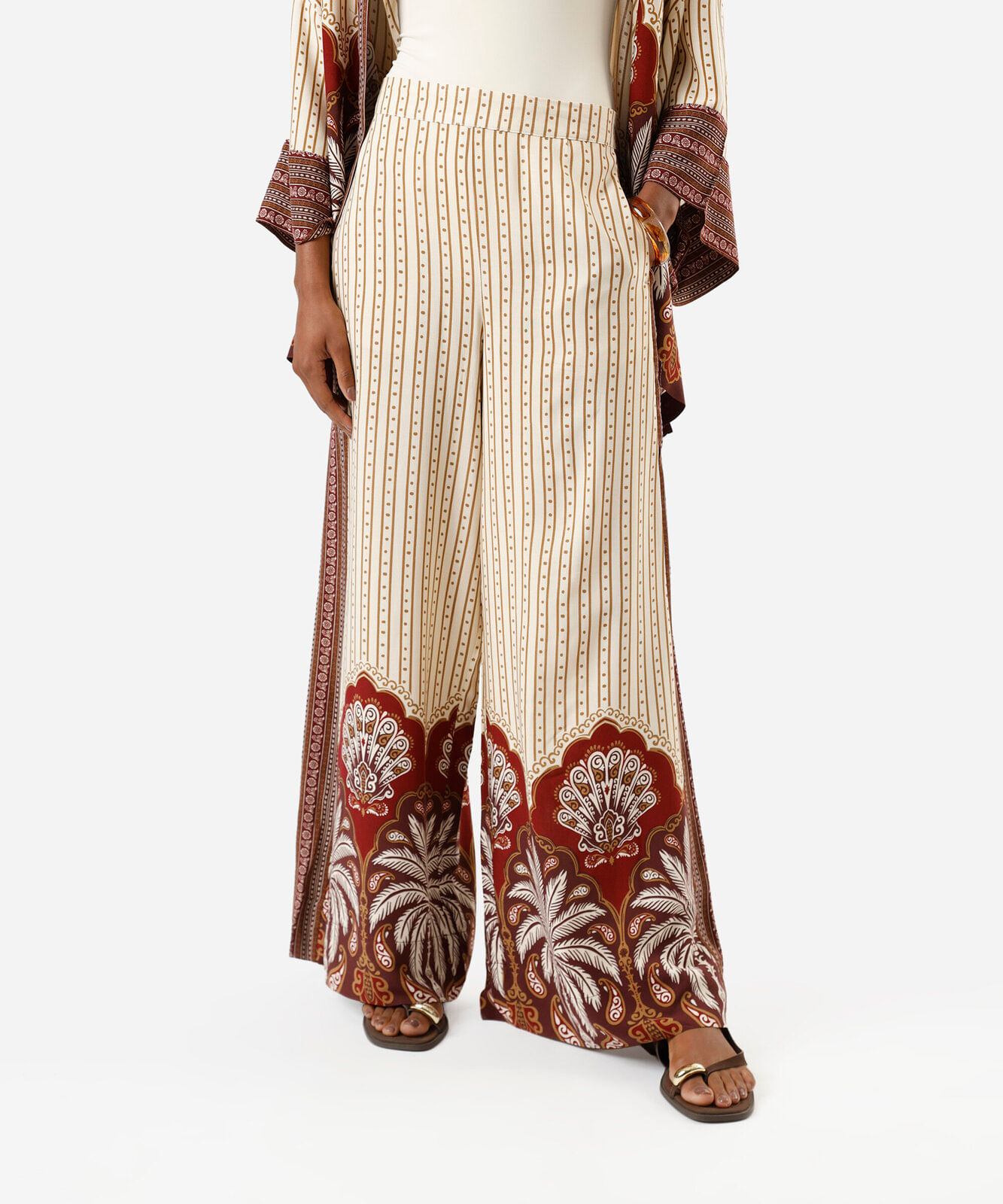 calça wide leg feminina de viscose folhagens bege