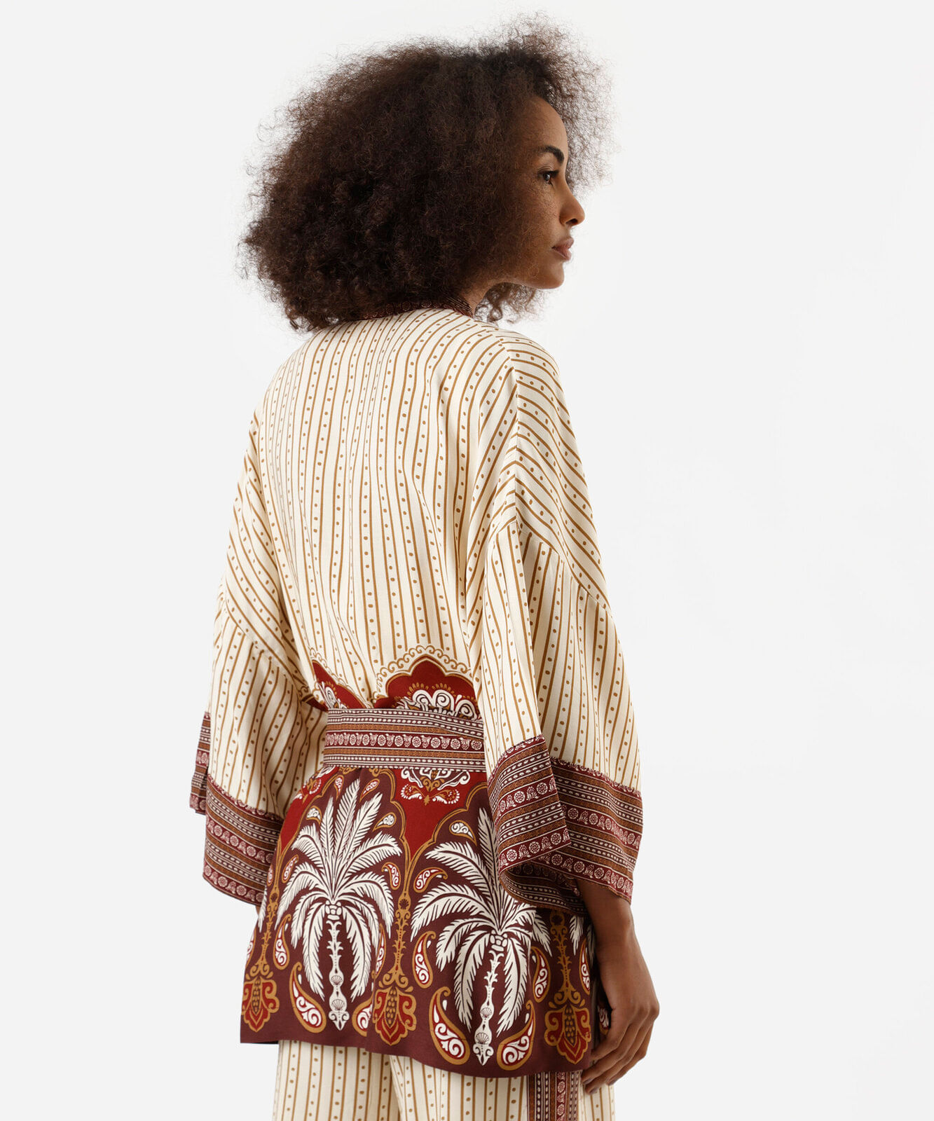 kimono feminino de viscose com amarração folhagens  bege