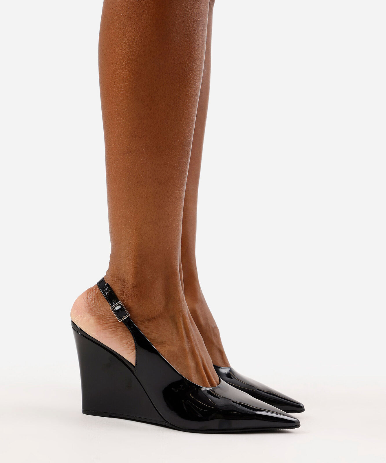 scarpin slingback anabela o diabo veste prada preto