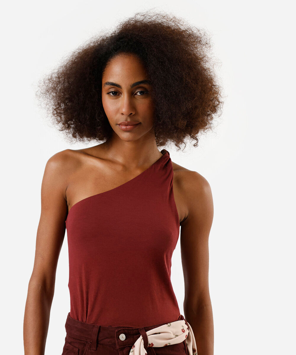 blusa ombro único feminina de viscose vinho