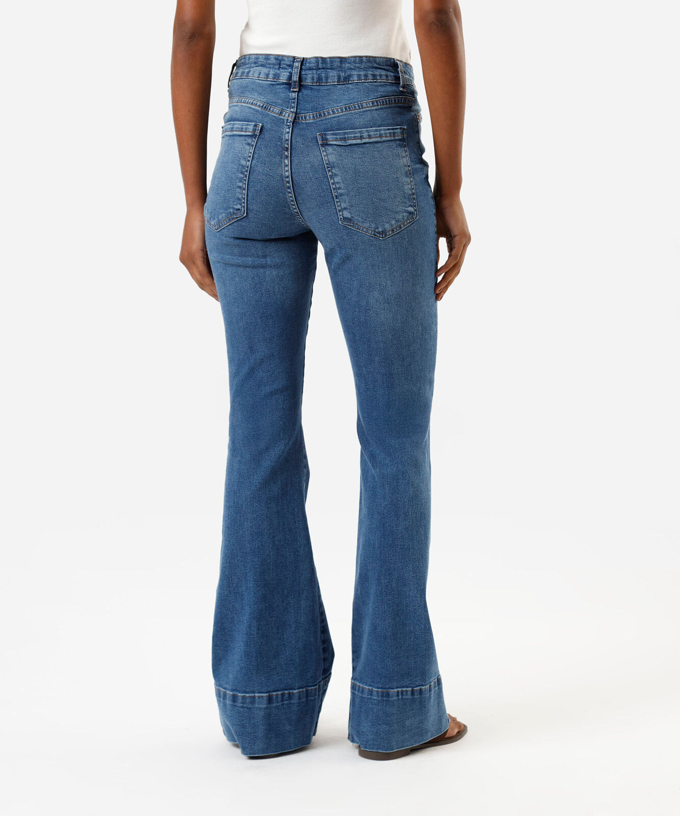 calça flare feminina jeans com recorte cintura média azul