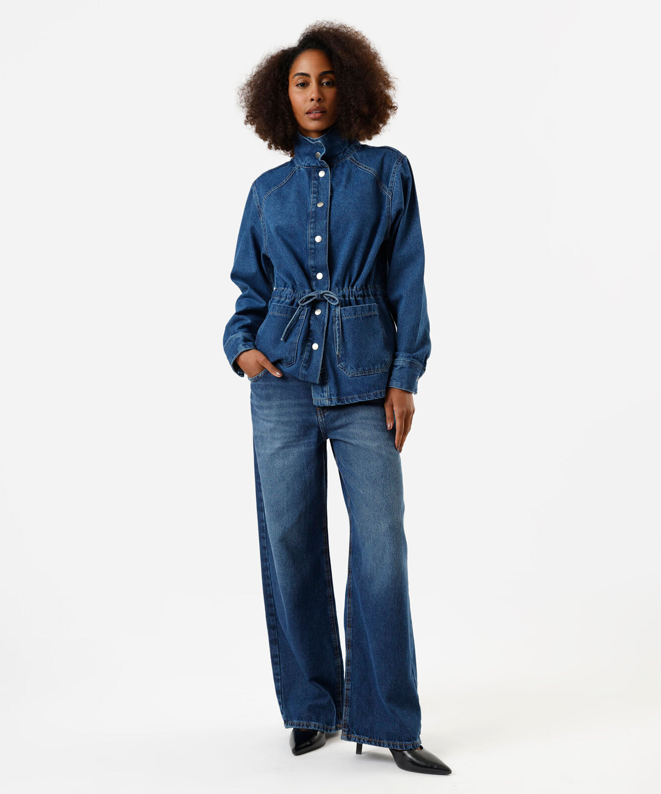 parka feminina jeans com gola funnel neck azul