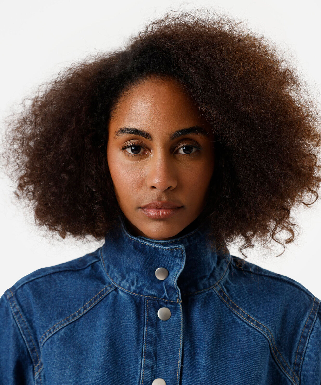 parka feminina jeans com gola funnel neck azul