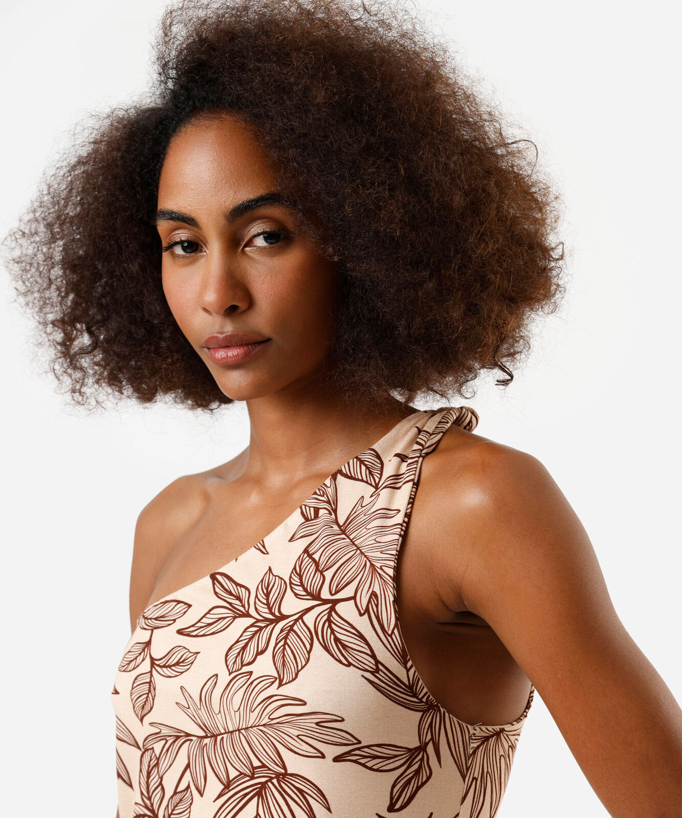 blusa ombro único feminina de viscose folhagens bege