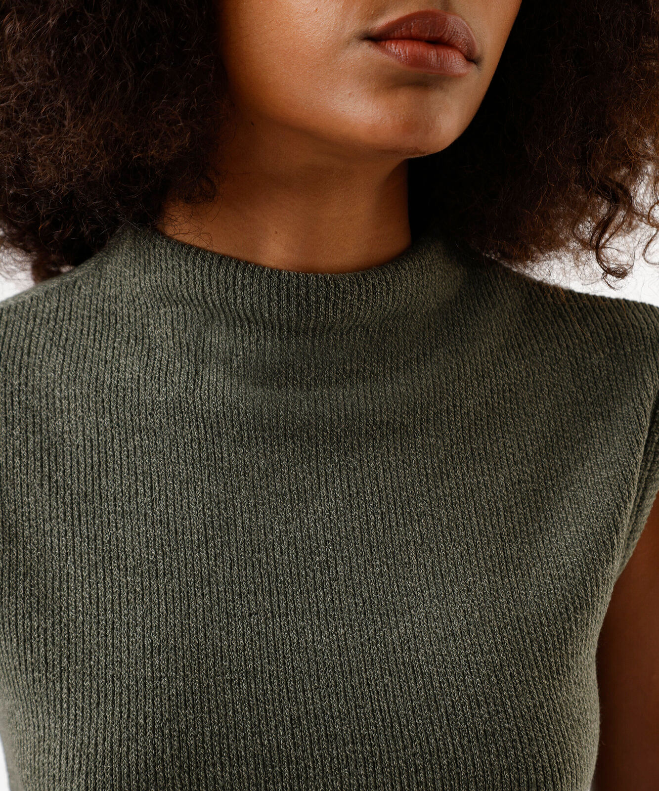 blusa feminina de tricot com fendas canelado verde