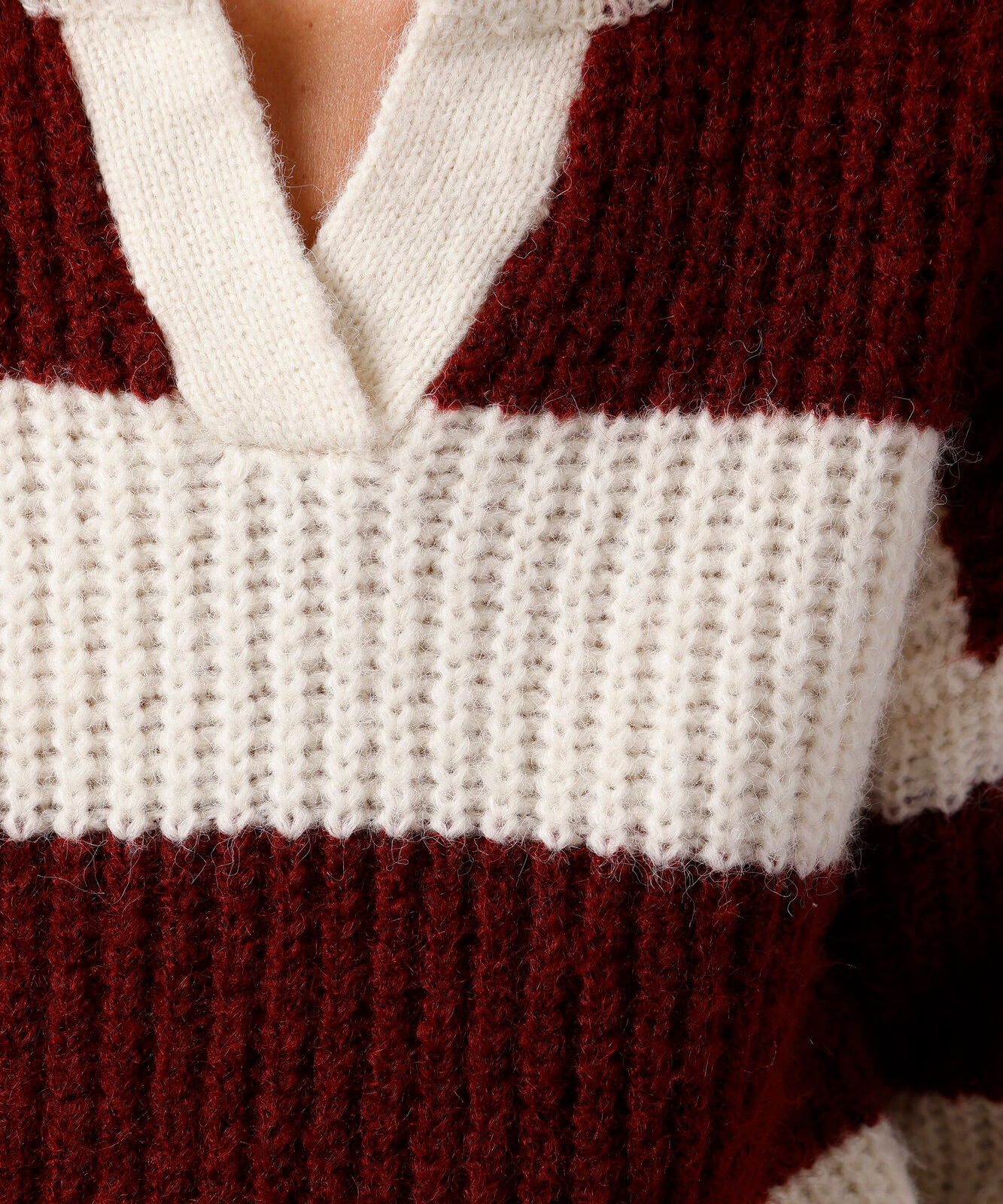 polo oversized feminina de tricot listrada mindset vermelha