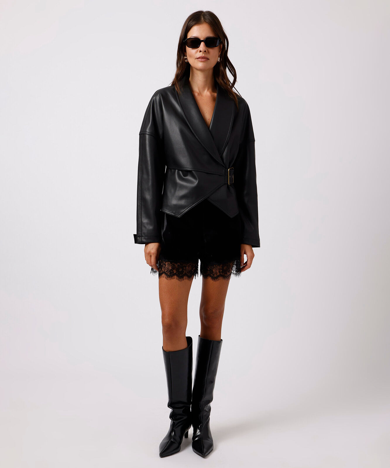 short feminino de veludo com renda mindset preto